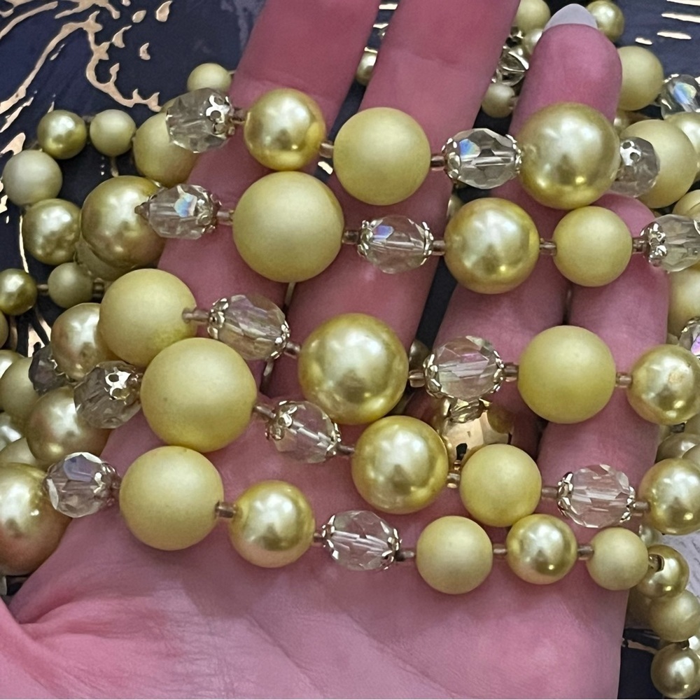 Vintage Chunky Yellow Pearl Gold Tone and Sparkly AB 5 Strand Necklace JAPAN A3 - Picture 8 of 14